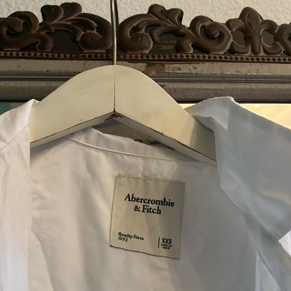Abercrombie and Fitch XXS white button-down immaculate condition no tags - Picture 3 of 3